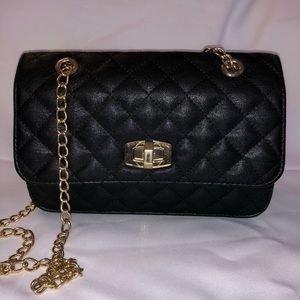 BLACK QUILTED EXPRESS CROSSBODY PURSE